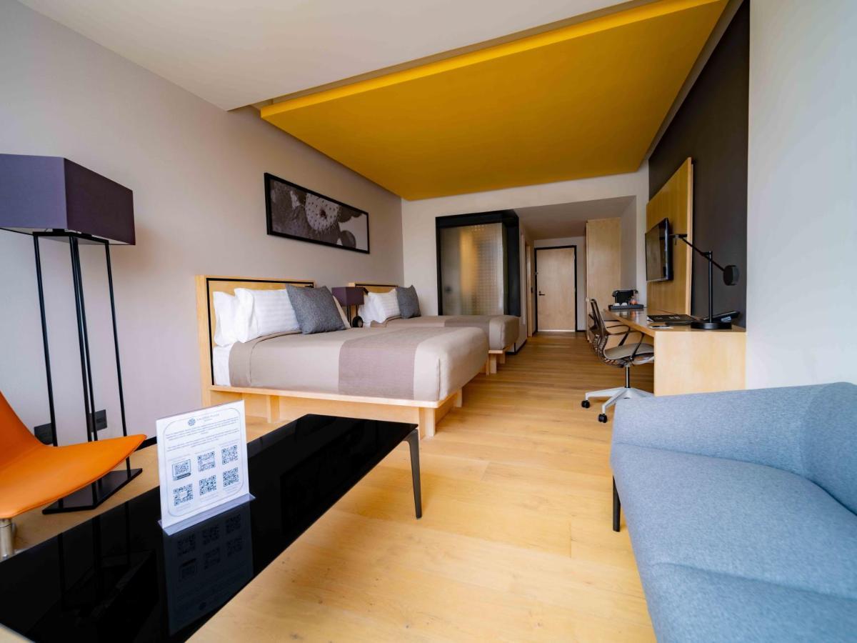 墨西哥城 Galeria Plaza San Jeronimo酒店 外观 照片 A room at the hotel